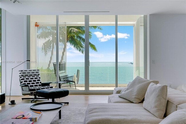 Building Photo - 440 S Mashta Dr