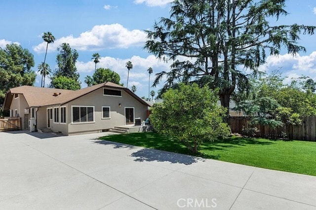 Building Photo - 977 N Hill St