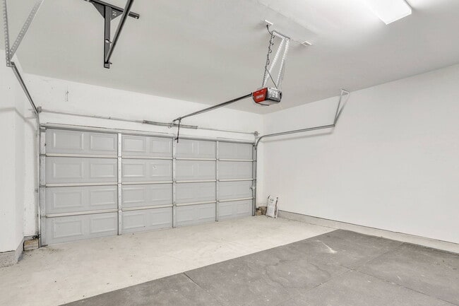 Building Photo - 919 E 36th St