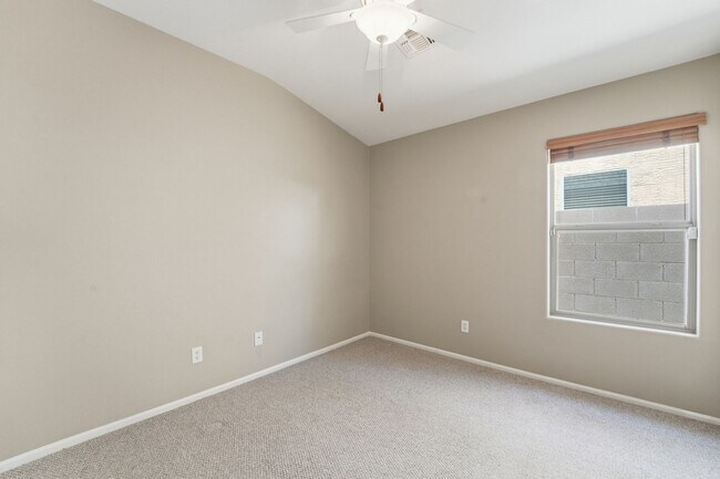 Building Photo - Maricopa Gem! 2,130 SF, Large Kitchen, AZ Room + Golf Course Living
