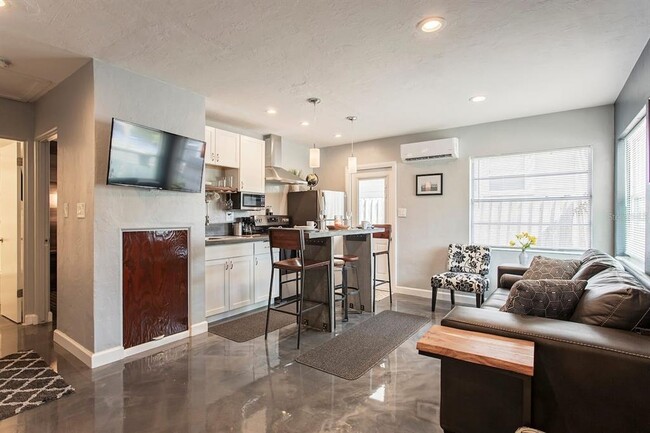 Building Photo - 1235 22nd Ave S