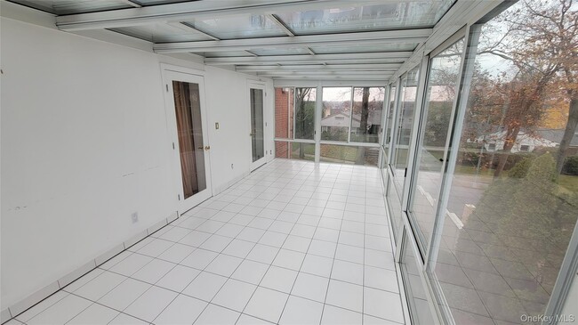 Building Photo - 186-20 Troon Rd