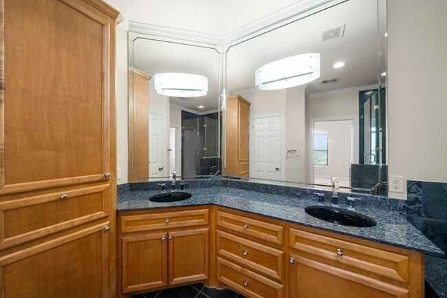 Building Photo - 5329 Egbert St