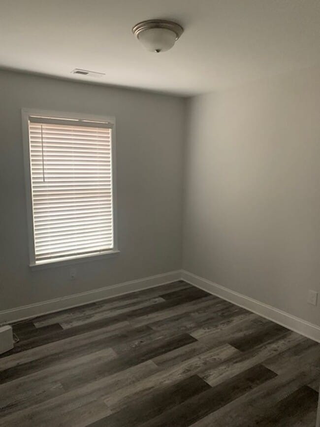 Building Photo - Single Family Home