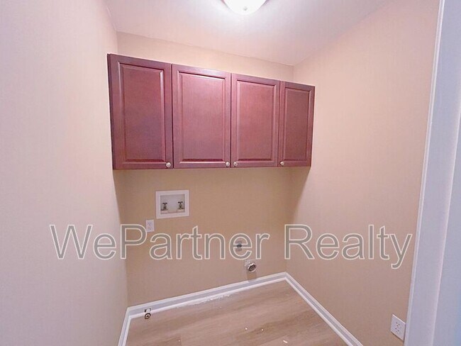 Building Photo - 280 Graystone Way