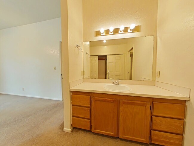 Building Photo - 3 Bedroom House ~ North Corvallis ~ Pet Fr...