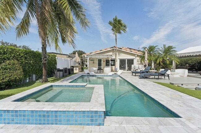 Building Photo - 911 NW 7th St