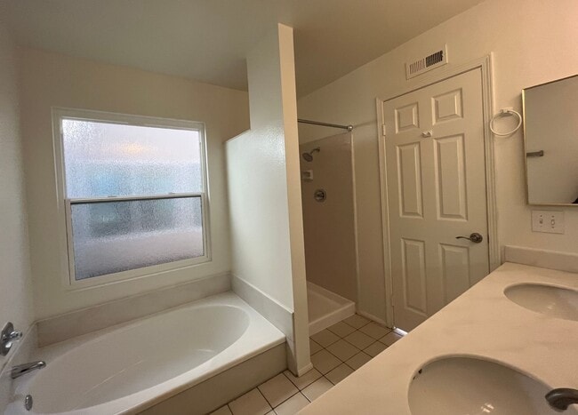 Building Photo - 5524 Pablo Rd