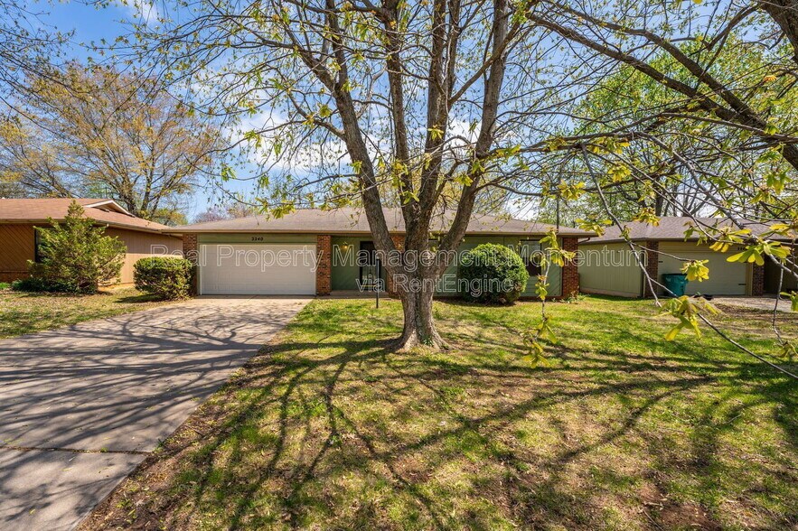 Building Photo - 2240 S Kansas Ave