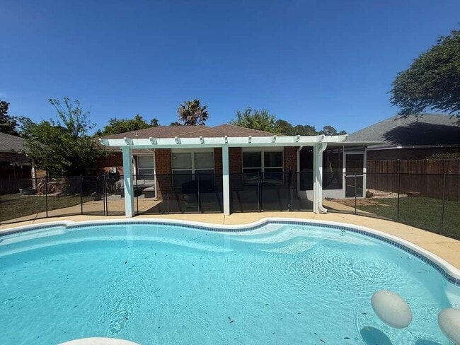 Building Photo - 4216 Shadow Ln