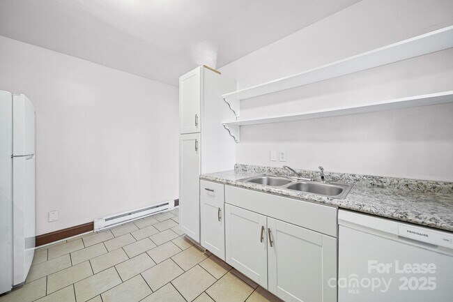 Building Photo - 2621 Druid Hls Wy