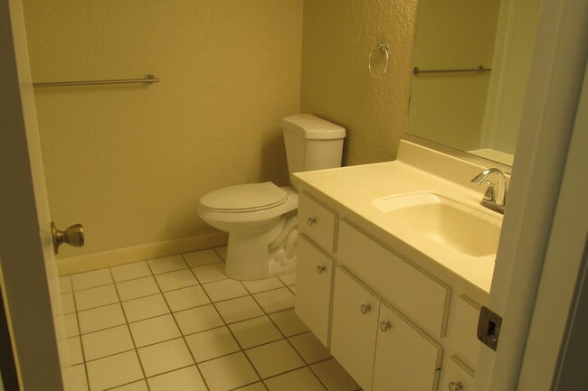 Building Photo - 10789 N Military Trl