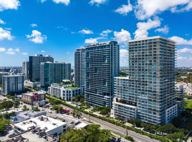 Building Photo - 101 NE 34th St