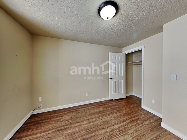 Building Photo - 634 Driftwood Ln