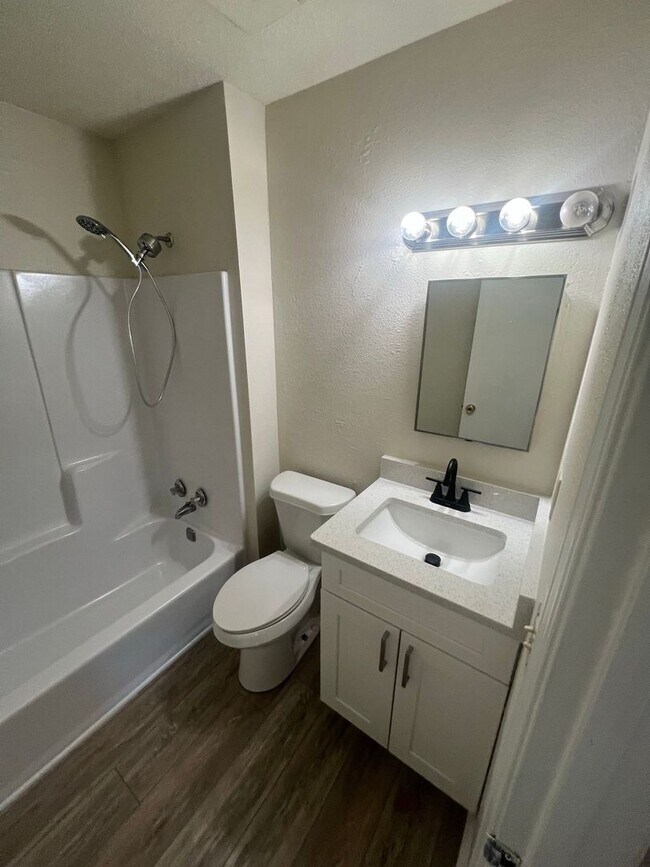 Building Photo - 3112 Dove Ct