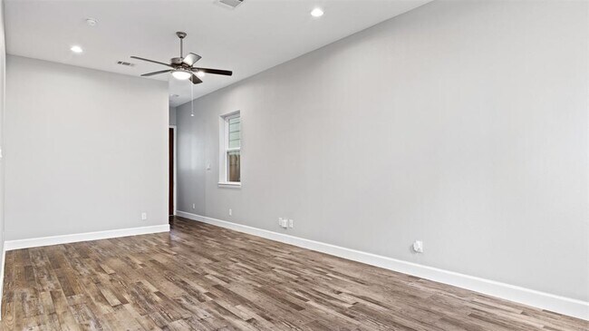 Building Photo - 5419 Camaguey St