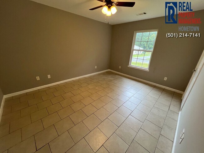 Building Photo - 3909 Tates Mill Rd