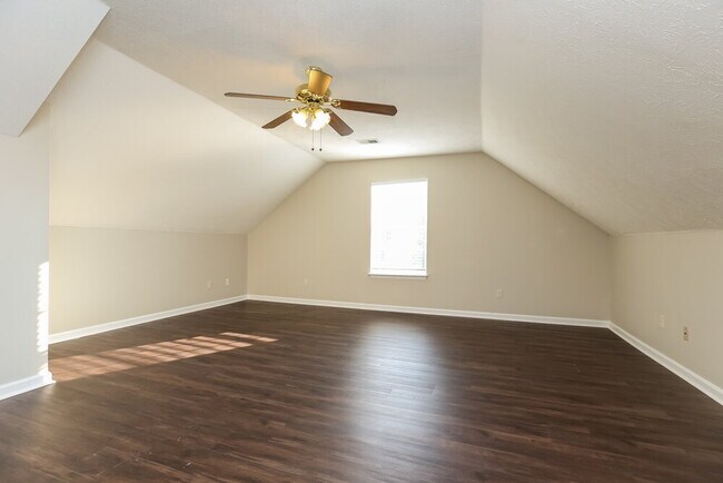 Building Photo - 5400 Sunnyvale Dr