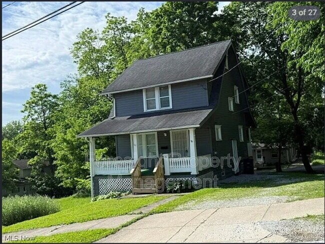 Building Photo - 692 W Thornton St