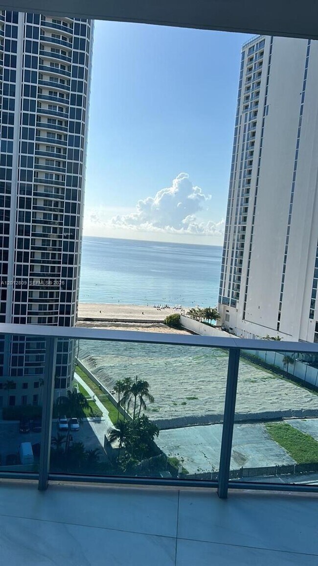 Building Photo - 17550 Collins Ave
