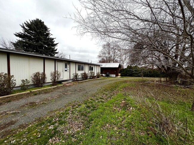 Building Photo - 721 S 83rd Ave