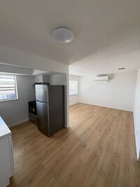 Building Photo - 1406 Barton Rd