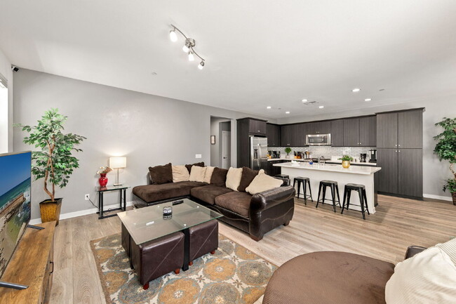 Building Photo - Love your life at Escaya in Chula Vista! 4Bed/2.5Ba attached garage home for rent