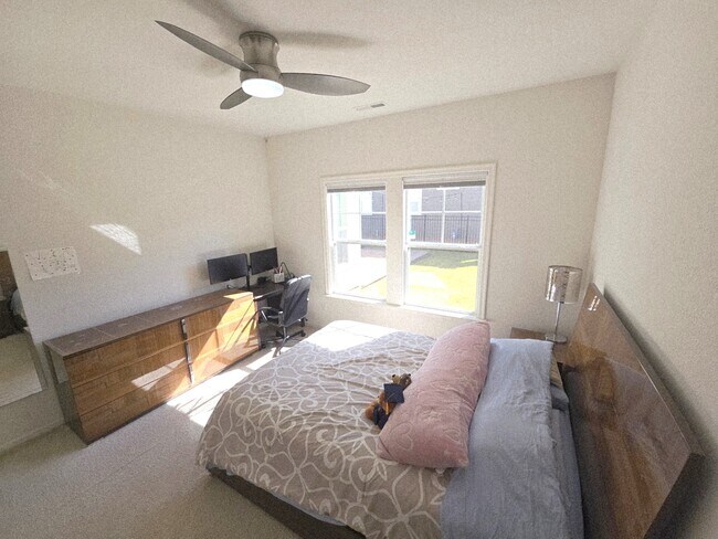 Building Photo - 1129 Flower St