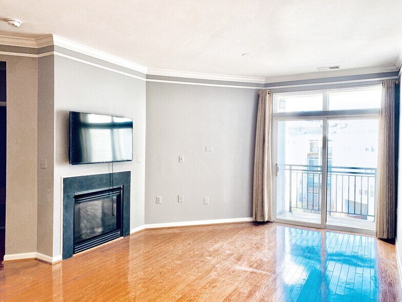 Building Photo - 2655 Prosperity Ave