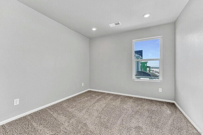 Building Photo - 6098 N Lisbon St