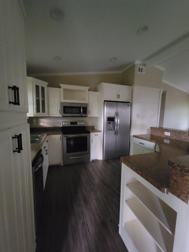 Building Photo - 10556 Rolling Pines Dr
