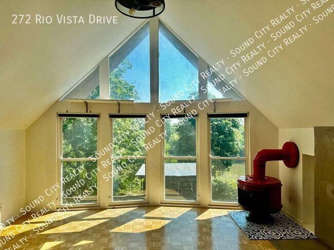 Building Photo - 272 Rio Vista Dr