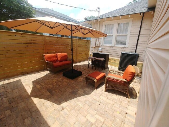 Building Photo - Charming 3BR House in Savannah