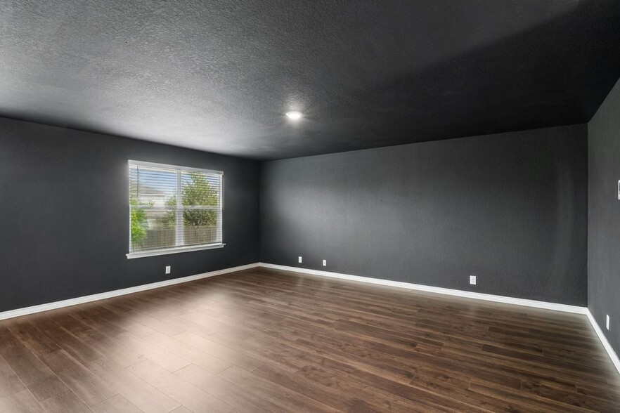 Building Photo - 177 Sage Sparrow