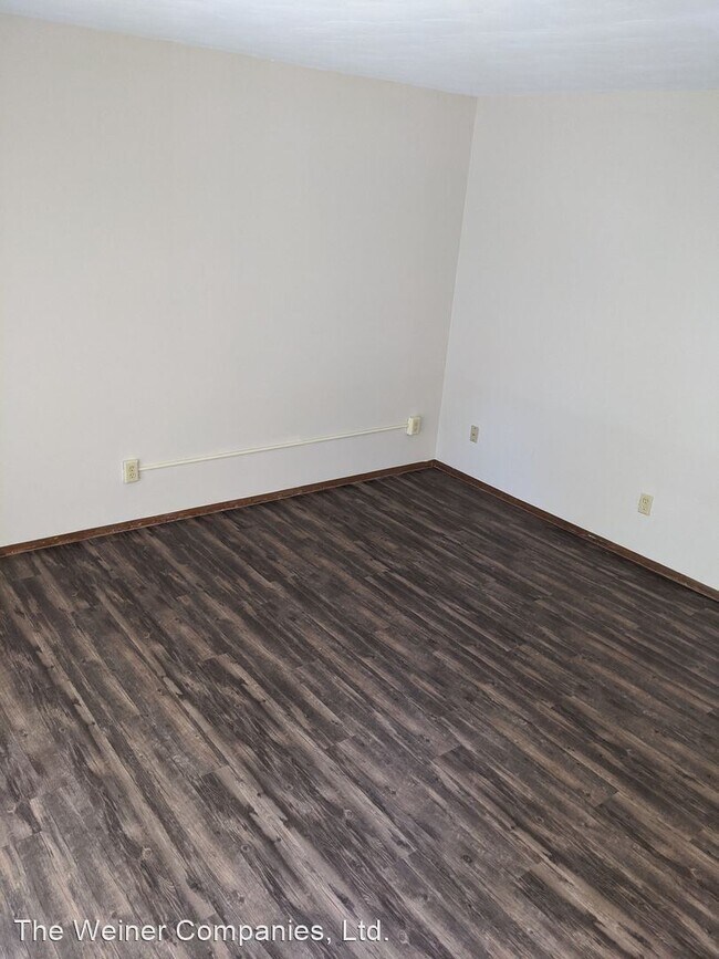 Building Photo - 310 W Washington St