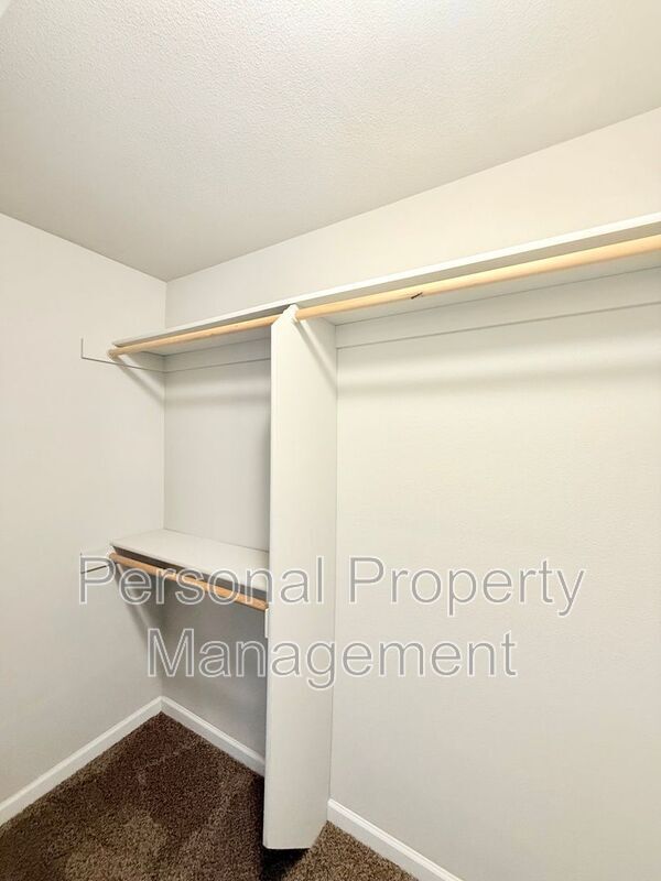 Building Photo - 12600 NE 49th St