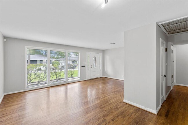 Building Photo - 3606 Wentworth St