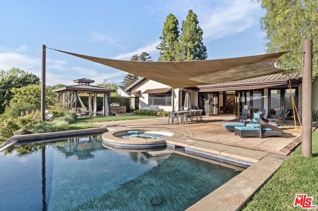 Building Photo - 2473 La Condesa Dr