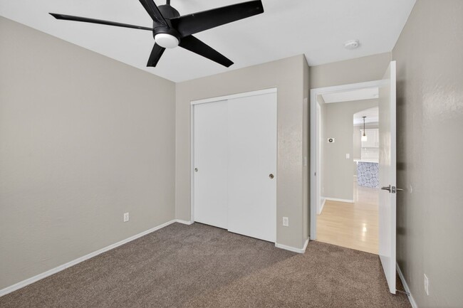 Building Photo - Updated House in Chandler Community