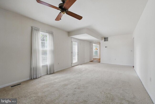 Building Photo - 12451 Plowman Ct
