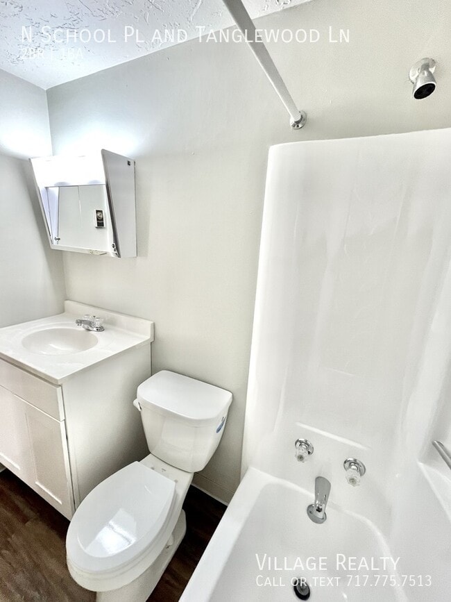 Building Photo - 343 N School Pl