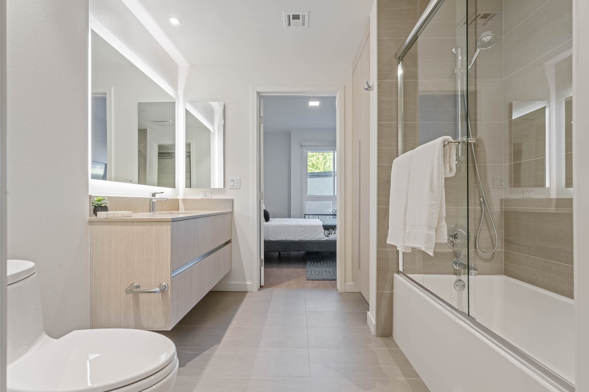 Building Photo - 5851 W 88th St