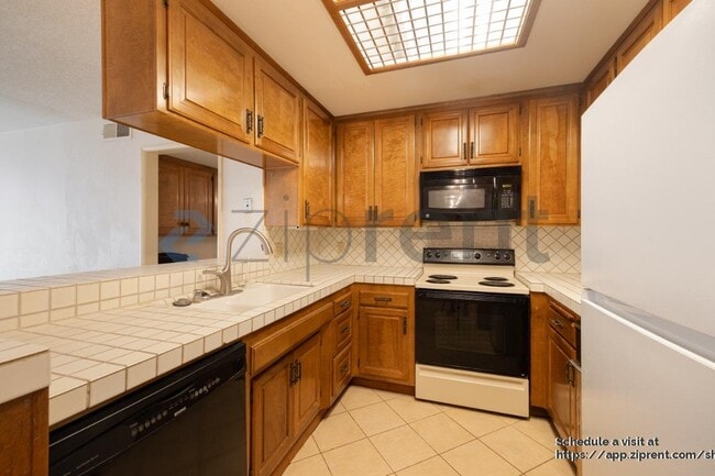 Building Photo - 750 State St