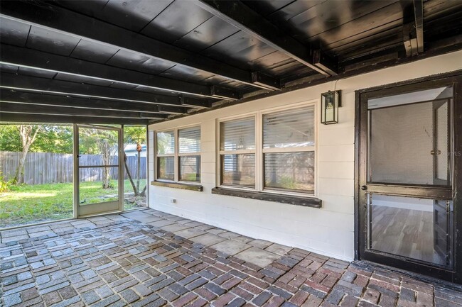 Building Photo - 1824 Roanoke Ave