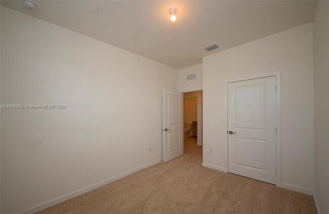 Building Photo - 766 SW 12th St