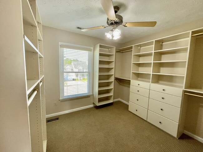 Building Photo - 4 bedroom, 3 bathroom Nest in Spring Lake