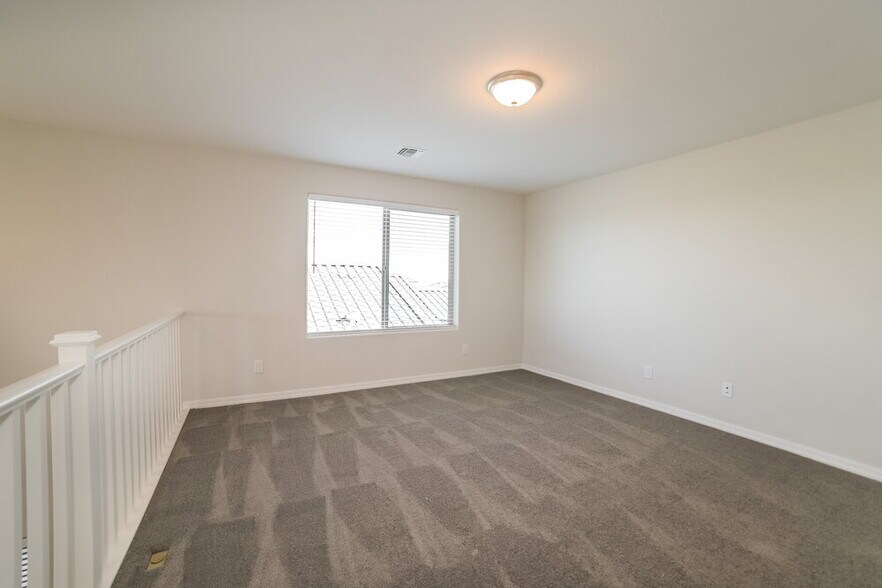 Building Photo - 19818 W Palo Verde Dr