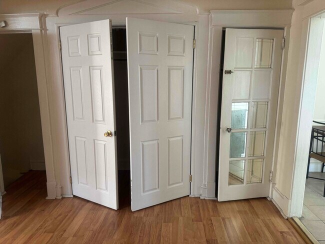 Building Photo - 8xx Foulkrod St