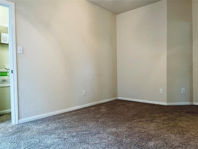 Building Photo - 2738 Quail Dove Ln