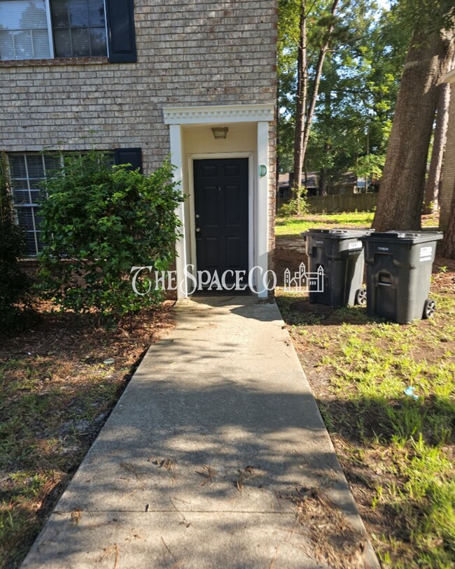 Building Photo - Fully Furnished Townhome — Move-In Ready in Summerville, SC
